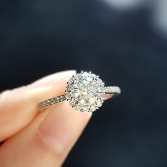 0.80 CT Round Shaped Moissanite Halo Engagement Ring 1