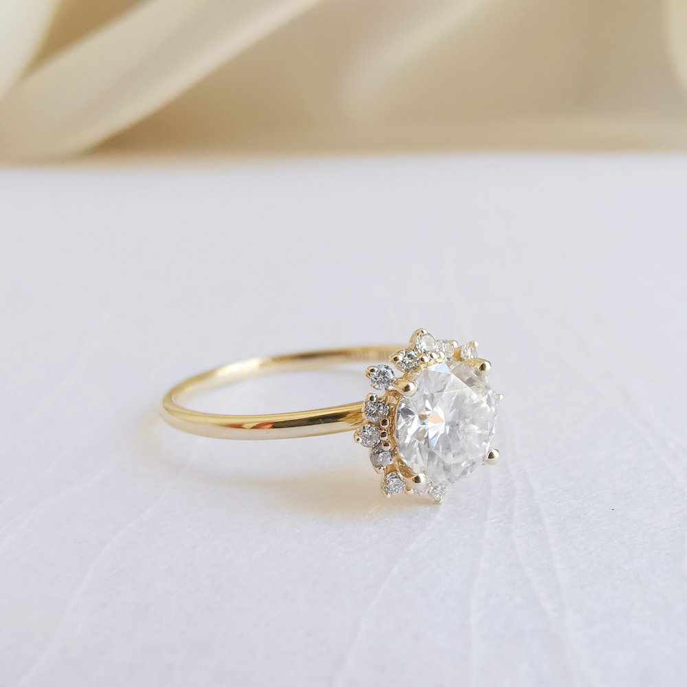 0.80 CT Round Shaped Cluster Halo Engagement Ring 5