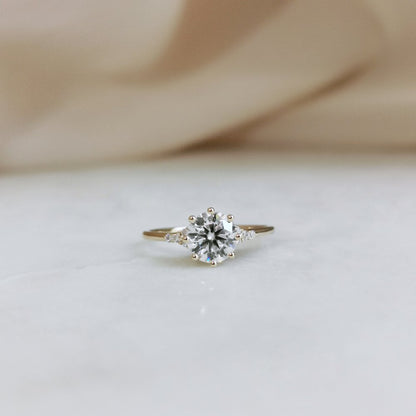 1.0 CT Round Shaped Moissanite Cluster Engagement Ring 1